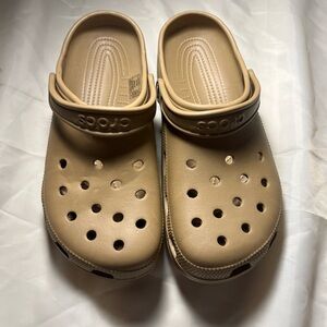Tan Croc Clogs Women’s Size 9 Men’s Size 7